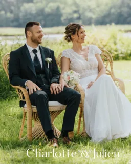 ✨ Mariage de Charlotte & Julien - 10 mai 2025✨C’est dans le cadre bucolique du Gîte de Rémoulin à Nestadio que Charlotte & Julien ont célébré leur amour entourés de leurs proches. 🌿💍La journée a débuté par une cérémonie laïque pleine d’émotion, dans les jardins du village, un décor naturel et intimiste, parfait pour ce moment symbolique.Les mariés ont ensuite fait une entrée en salle mémorable, portée par une ambiance festive et chaleureuse.
Nous avons eu le plaisir d’accompagner leur soirée avec :
💡 Une mise en lumière architecturale pour décorer la salle
📸 Notre photobooth en libre accès pour des souvenirs fun
🎧 Et bien sûr, une soirée dansante enflammée jusqu’au bout de la nuit !Félicitations à Charlotte & Julien pour cette magnifique journée, et merci pour votre confiance ❤️🚨photos de 1 à 7 prisent par @arnol2d ✨📍 Gîte de Rémoulin – Nestadio
🍽️ : @poulaintraiteur
📸 : @arnol2d
🎧 DJ, lumière & photobooth : @djsvsound__#Mariage2025 #CérémonieLaïque #GîteDeRémoulin #Nestadio #WeddingVibes #PhotoboothMariage #DJBretagne #LumièreArchitecturale #SoiréeDansante