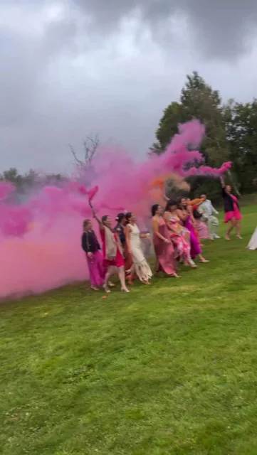 🎬 2025 en 20 secondes.
Une année intense, des événements incroyables, des souvenirs plein la tête.Merci aux prestataires, aux mariés et à tous les pros pour votre confiance en 2025 💜
2026, on arrive 🚀🎧#djbretagne #mariagebretagne #deejays