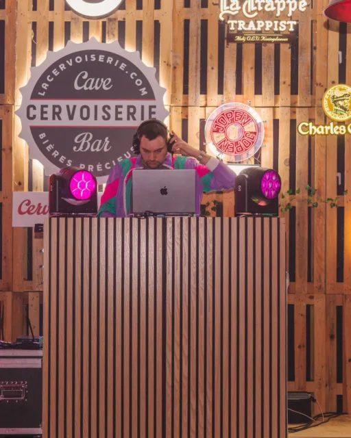 🔥 Soirée Folie Douce à la @lacervoiserielorient – 6 février 🔥Quel plaisir d’avoir animé la soirée organisée par l’association @kulmine_association à la Cervoiserie !🧀 Au programme :
✨ Un repas raclette à volonté au profit de l’association
🎟️ Une tombola avec des lots à gagner
🎶 Et bien sûr… une soirée dansante de folie !Après un moment convivial autour des tables, l’ambiance est montée crescendo 💃🕺
Piste de danse remplie, énergie incroyable, sourires, bonne humeur… vous avez mis le feu ! 🔥Merci à l’association Kulmine pour sa confiance et bravo pour cette belle initiative solidaire 👏On se retrouve très vite pour de nouveaux événements ! 🎧✨