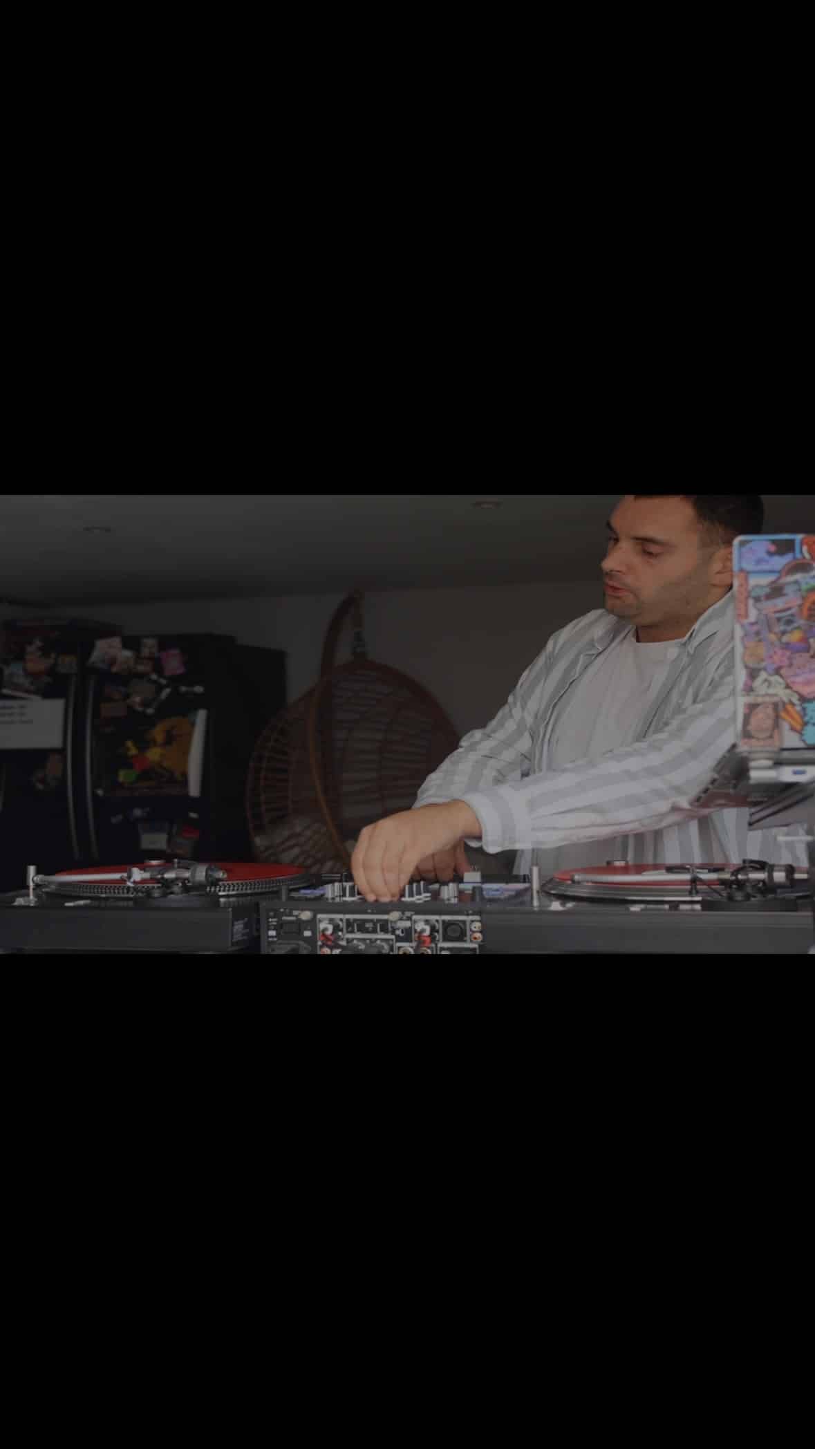 3 sons années 2000
Et toi, c’est quoi ton son des de la décennie ?
On se retrouve demain soir à la @labaleinelorient pour la soirée flash-back ✨
Share Like and comment 🎶🔥